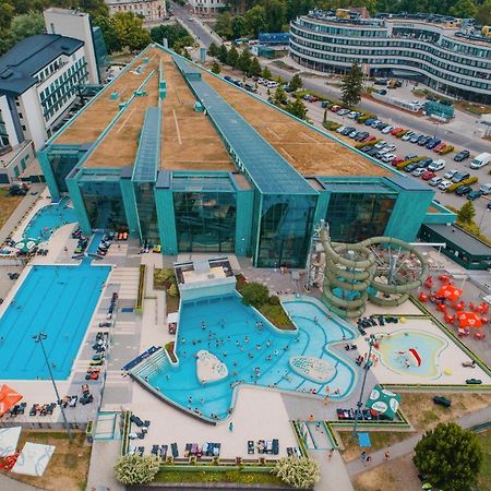 Portobello Wellness & Yacht Hotel Esztergom Exterior foto