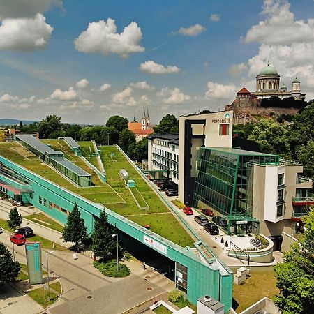 Portobello Wellness & Yacht Hotel Esztergom Exterior foto