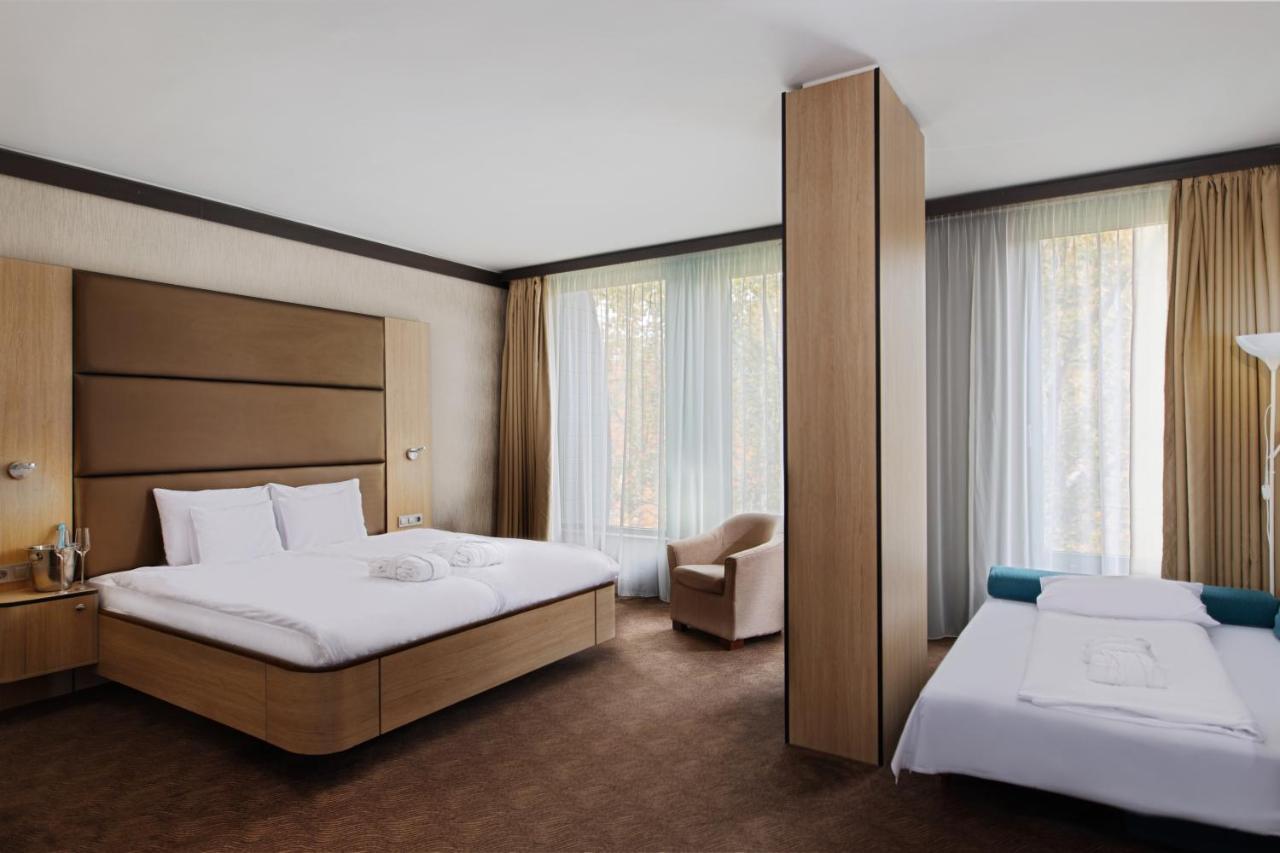 Portobello Wellness & Yacht Hotel Esztergom Exterior foto