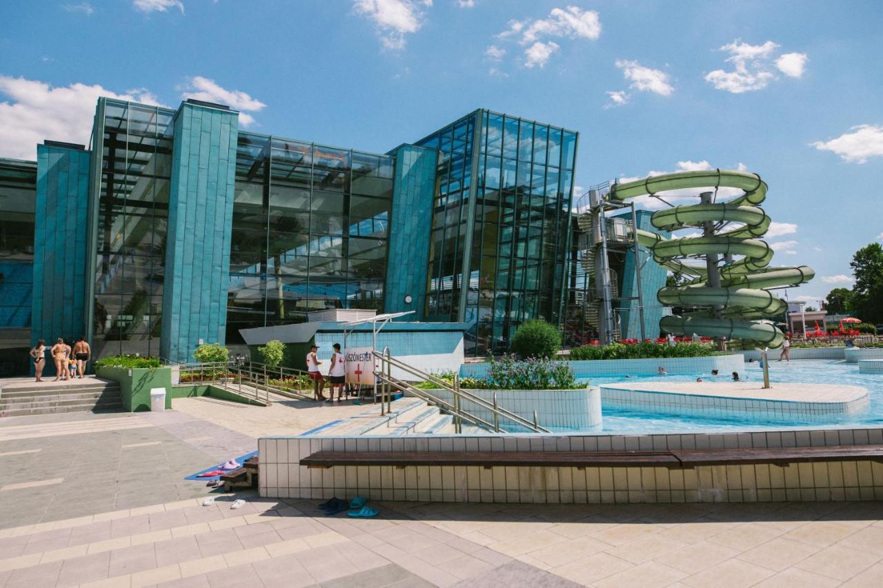 Portobello Wellness & Yacht Hotel Esztergom Exterior foto